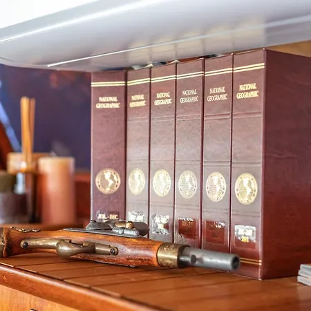 Bateau Le Nubian 船屋 *