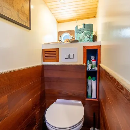 Bateau Le Nubian 船屋 *