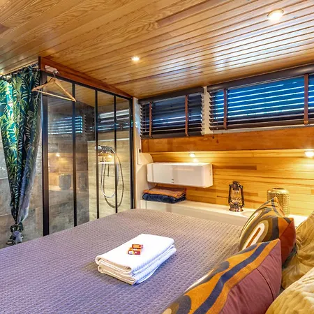 Úszó hotel Bateau Le Nubian