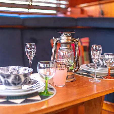 Bateau Le Nubian 船上ホテル