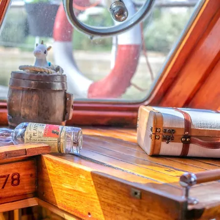 Úszó hotel Bateau Le Nubian