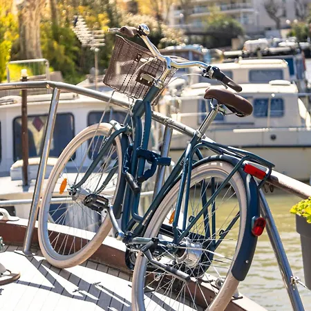 Bateau Le Nubian 船上ホテル *